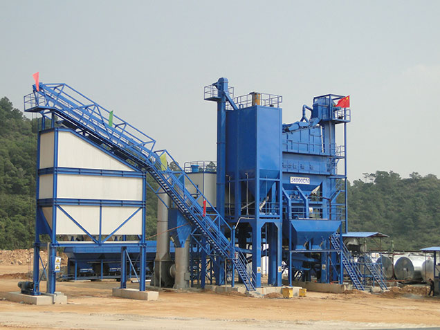 J3000CN瀝青拌合站(200噸成品儲料倉)